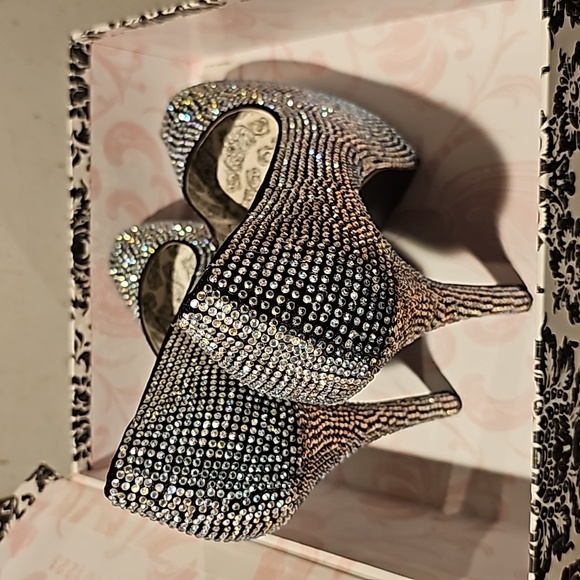 BORDELLO TEEZE 006 ' - Picture 6 of 8